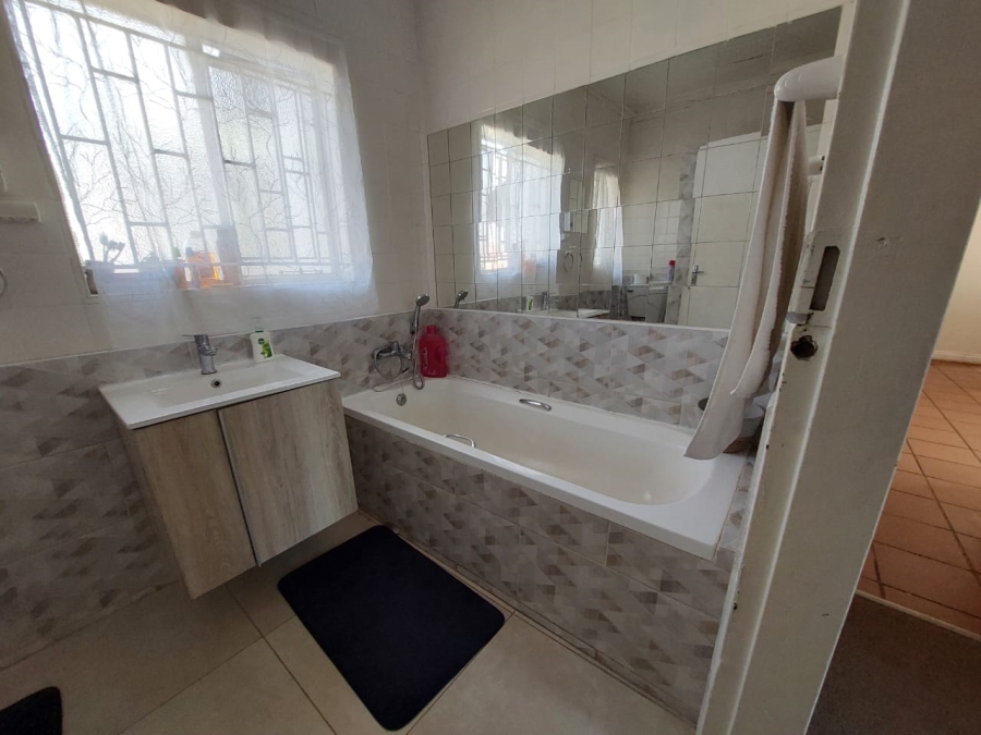 4 Bedroom Property for Sale in Melodie North West